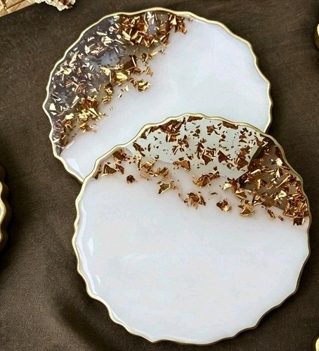 White gold drinks mats set - gold,